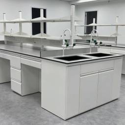 Key Considerations for Choosing Lab Furniture